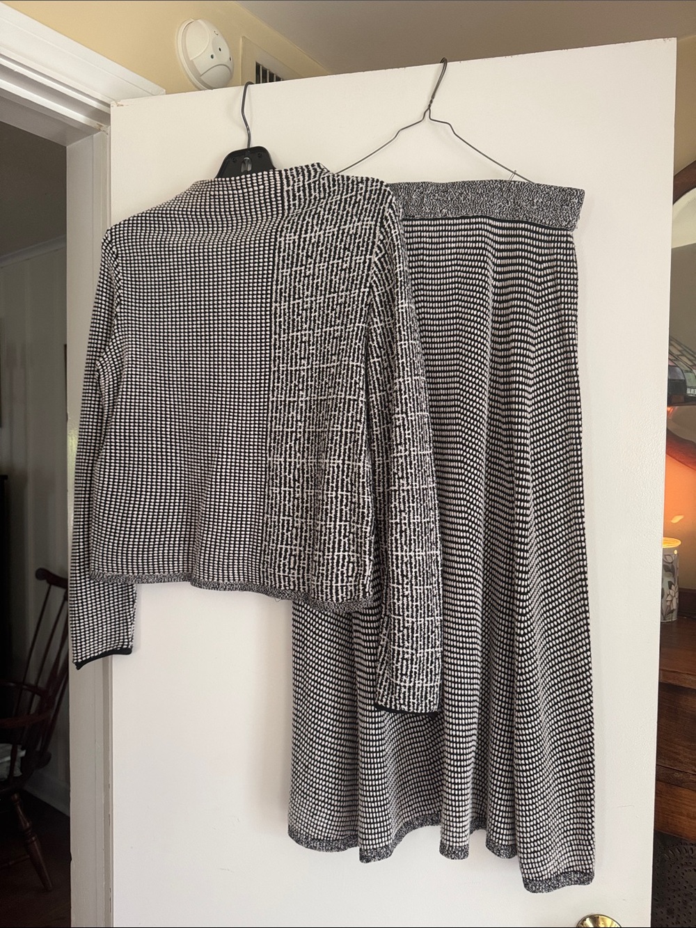 NIC + ZOE Black & White knit Top and Maxi Skirt Set Size S EUC